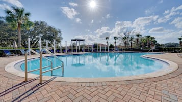 House (4 Bedrooms) | Front of property