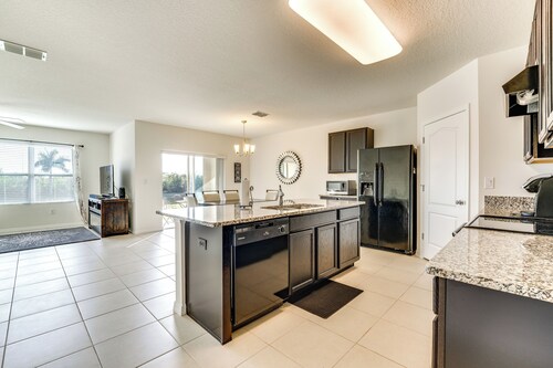 7 Mi to Usta: Waterfront 'tennis House' w/ Yard!