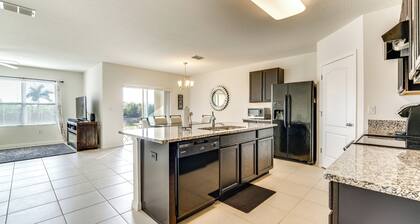 7 Mi to Usta: Waterfront 'tennis House' w/ Yard!