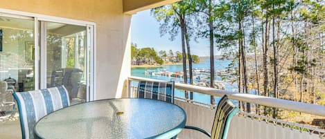 Căn hộ (2 Bedrooms) | Mặt tiền nơi lưu trú