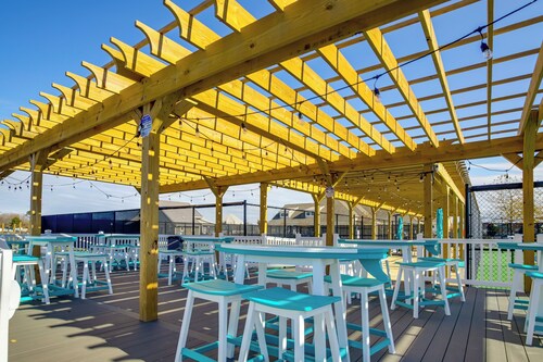 6 Mi to Bethany Beach: Family Home w/ Pool Access!