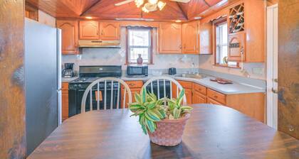 4 Mi to Lirr Station: 'nice Home' in West Babylon!