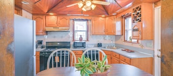 4 Mi to Lirr Station: 'nice Home' in West Babylon!