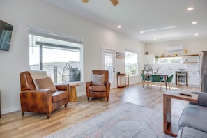 House (2 Bedrooms) | Interior - Hot Tub, Boat Ramp: Cabin Close to Canyon Lake (Canyon Lake)