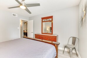 Apartment (2 Bedrooms) | Interior - Pool & Hot Tub Access: Scottsdale Condo w/ Patio! (Scottsdale)