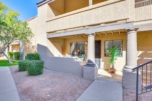Apartment (2 Bedrooms) | Interior - Pool & Hot Tub Access: Scottsdale Condo w/ Patio! (Scottsdale)