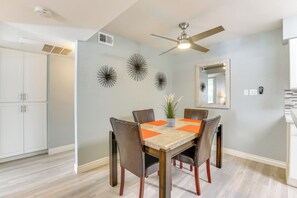 Apartment (2 Bedrooms) | Interior - Pool & Hot Tub Access: Scottsdale Condo w/ Patio! (Scottsdale)