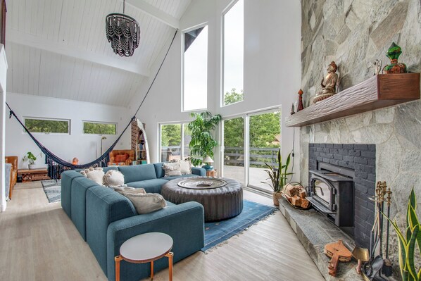 House (4 Bedrooms) | Front of property