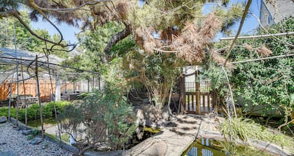 6 Blocks to Sjsu: Cozy Bungalow w/ Deck & Koi Pond