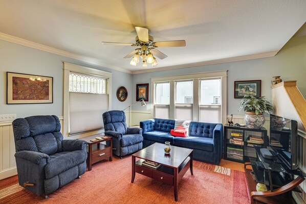 House (2 Bedrooms) | Interior