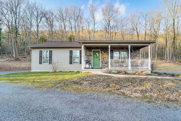 House (4 Bedrooms) | Exterior