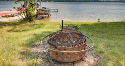 South Twin Lake Cabin w/ Seasonal Dock & Slip!