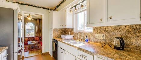 House (5 Bedrooms) | Interior