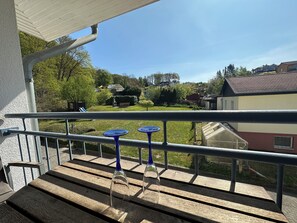 Property grounds - 4-star vacation apartment Residenz Binz: 3 rooms/balcony/garden/barbecue area (Binz)