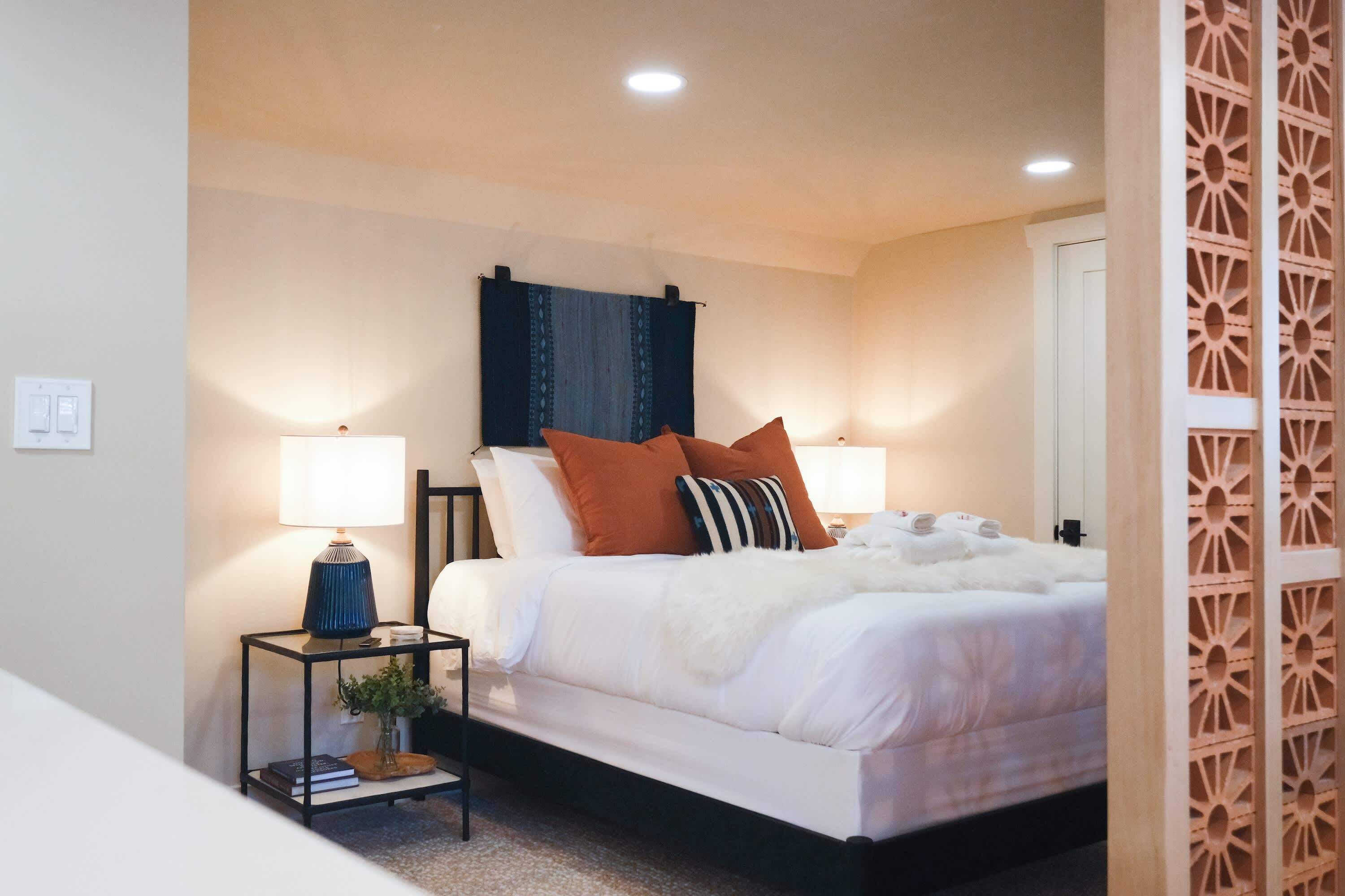 1 habitación, tabla de planchar con plancha, wifi y ropa de cama 