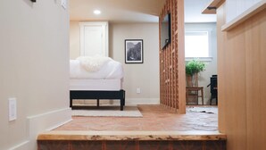 Interior - Stone Cottage w/ Artisan Design in Cascade (Cascade-Chipita Park)