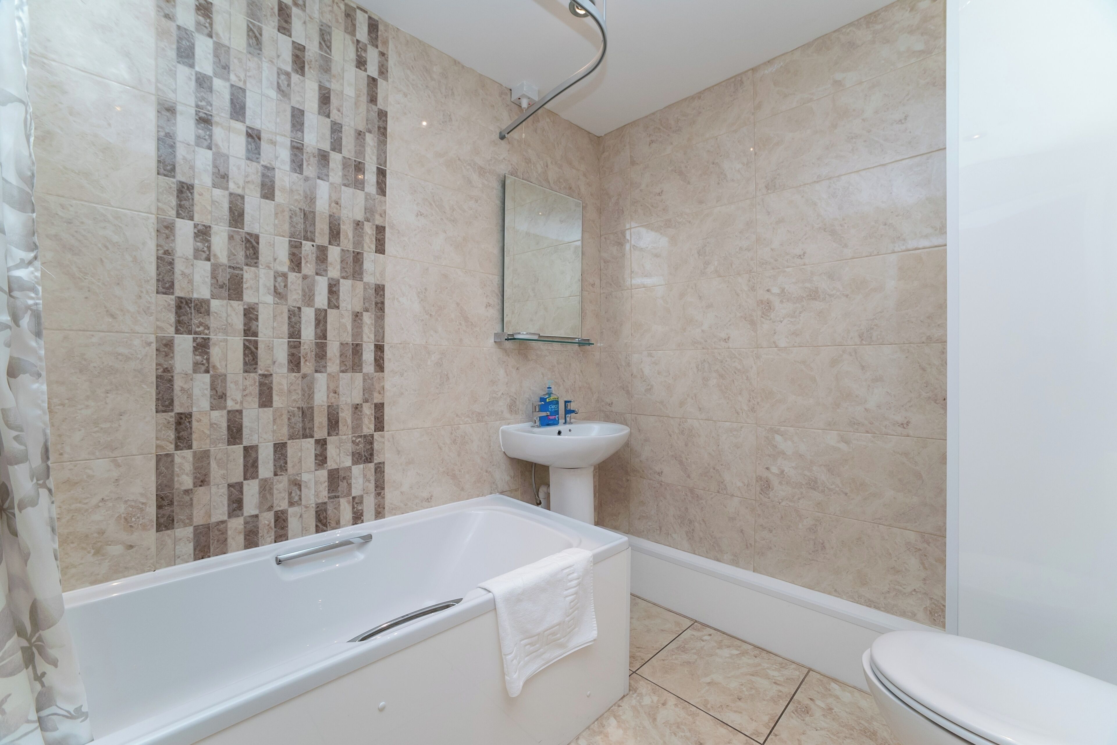 Apartment | Bathroom | Combined shower/tub, deep soaking tub, hair dryer, towels
