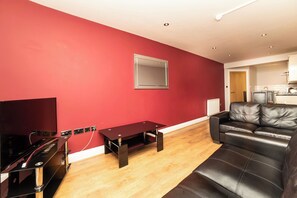 Apartment | Living area - 2 Bedroom Luxury Apartment (Newcastle-upon-Tyne)