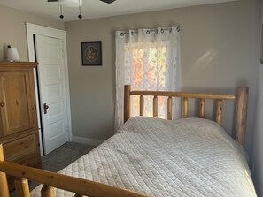 4 bedrooms, travel cot, free WiFi, bed sheets