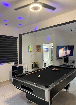 غرفة الألعاب