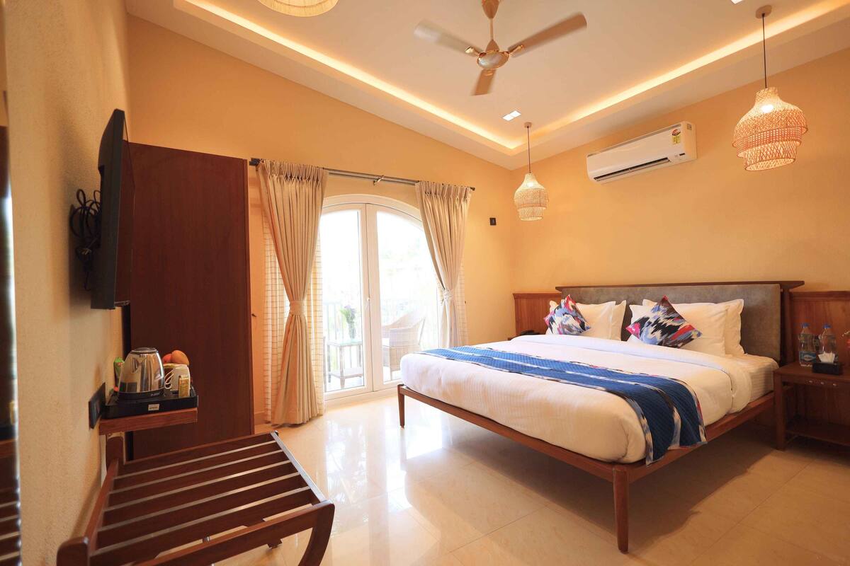 Iron/ironing board (on request), free WiFi, bed sheets