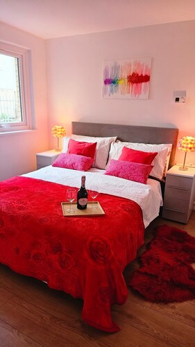 Modern Flat near Central London!