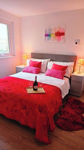 Modern Flat near Central London!