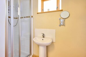 Shower, hair dryer, towels - Host & Stay | The Clock Tower (Snettisham)