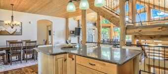 Colorado Lux! Private Cabin, Hot Tub, Game Room A
