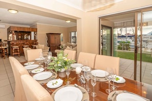 Dining - 5-Star Graded Self-Catering Accommodation in Port Owen (Velddrif)