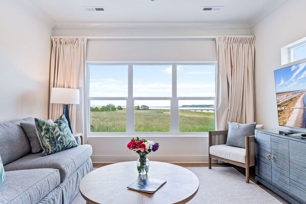 House, 2 Bedrooms | Living area | Smart TV