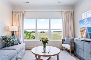 House, 2 Bedrooms | Living area | Smart TV