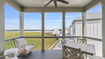 House, 2 Bedrooms | Outdoor dining