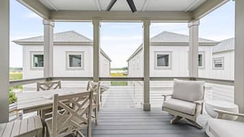 House, 2 Bedrooms | Outdoor dining