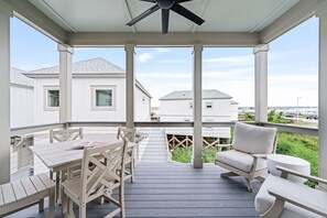 House, 2 Bedrooms | Outdoor dining