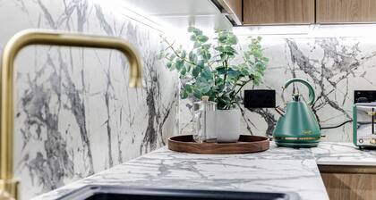 Amazonian Luxury Family Home MCR City Centre+Park