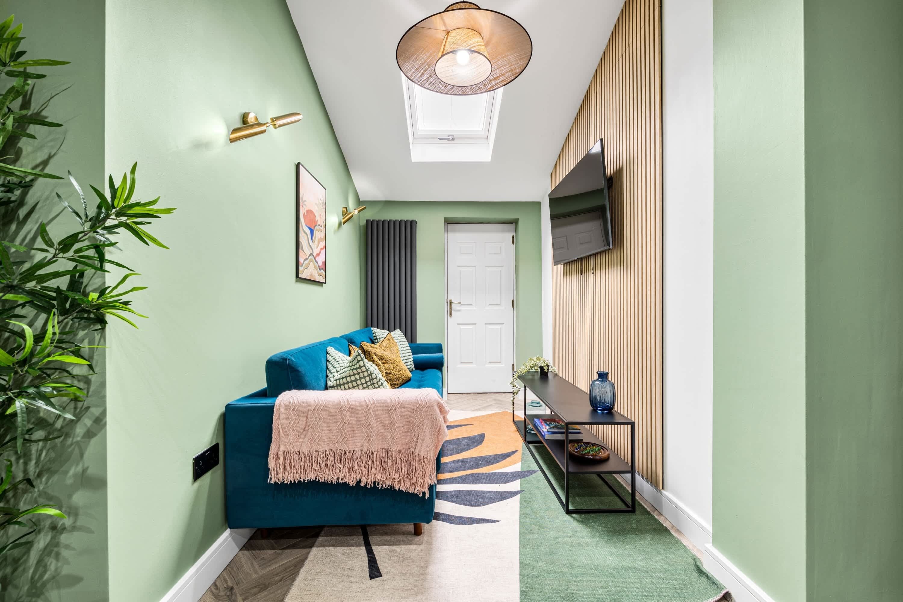 Una televisión, una oficina