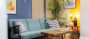 Ashton Luxury Getaway Sleeps 14 with 2  Free Parking Space