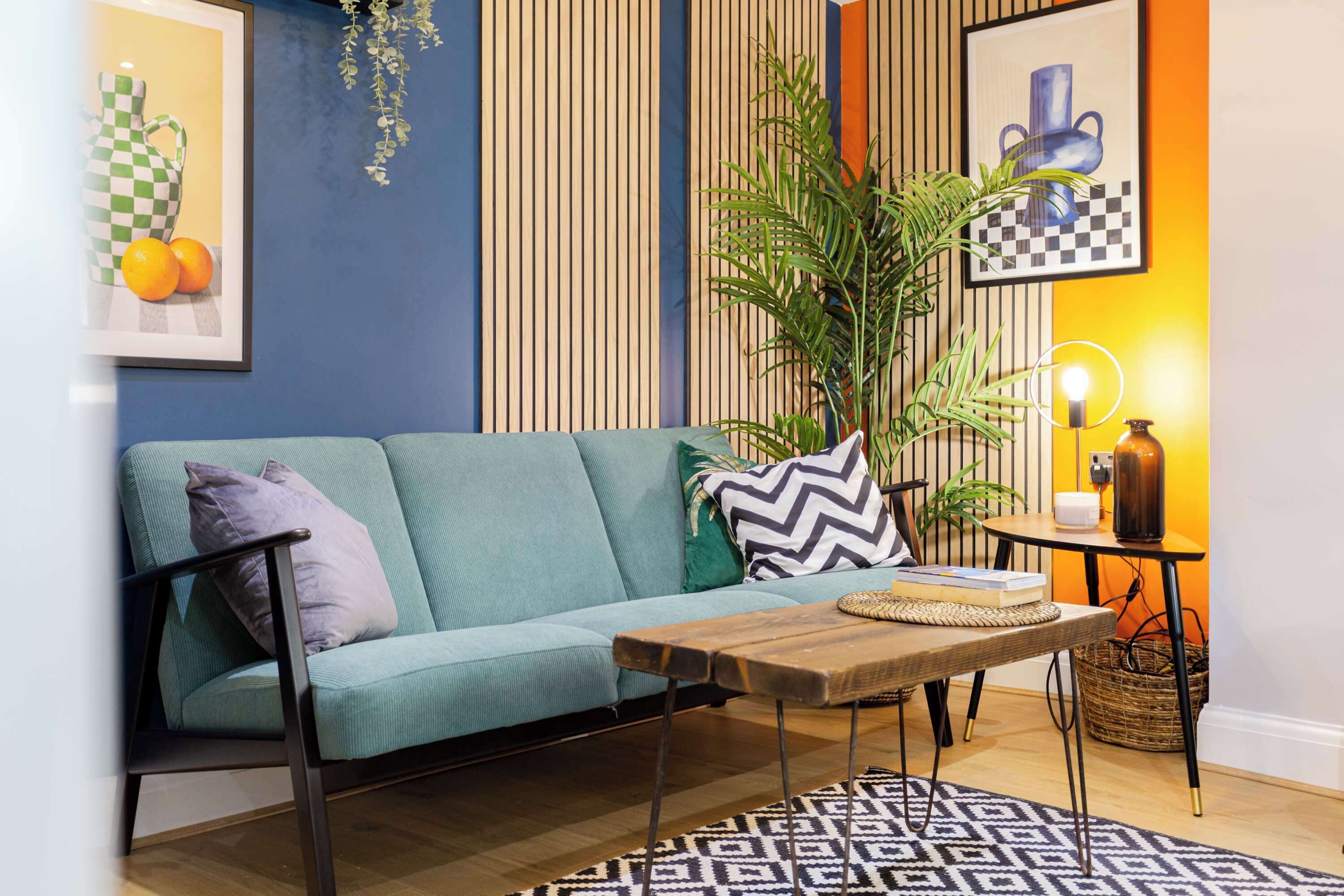 Televisión y oficina 