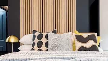 7 dormitoris, escriptori i planxa i posts de planxar