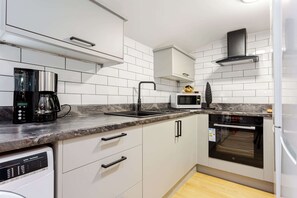 Frigorífic, microones, forn i rentaplats 