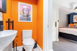 Shower, eco-friendly toiletries, hair dryer, towels