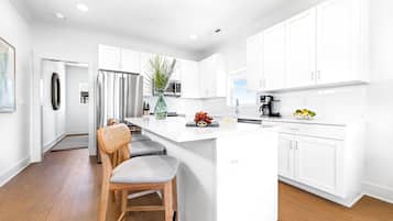 Cottage, 2 Bedrooms | Private kitchen | Fridge, oven, coffee/tea maker, toaster