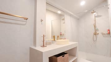 Casa Luxury, cucina, vista giardino | Biancheria in cotone egiziano, biancheria da letto di alta qualità