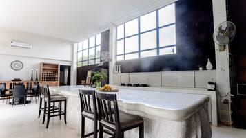4 bedrooms, minibar, individually decorated, individually furnished
