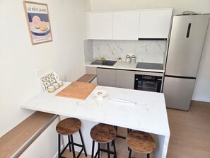Fridge, oven, stovetop, highchair