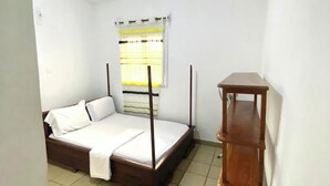4 Schlafzimmer, Bügeleisen/Bügelbrett, Bettwäsche