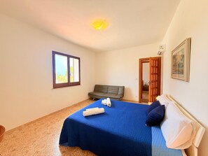 2 soverom, strykejern/-brett, wi-fi og sengetøy