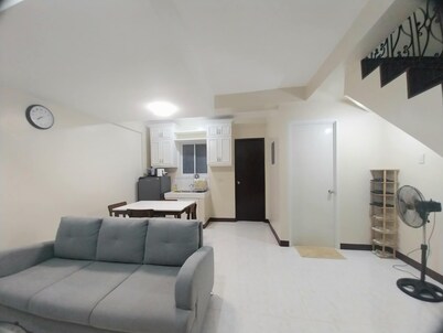 3-Bedroom Pacific Grand Townhome in Masulog, Lapu-Lapu with WiFi & Full AC Rooms