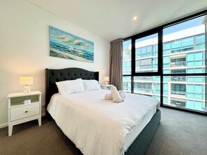 1 slaapkamer, een strijkplank/strijkijzer, wifi, beddengoed